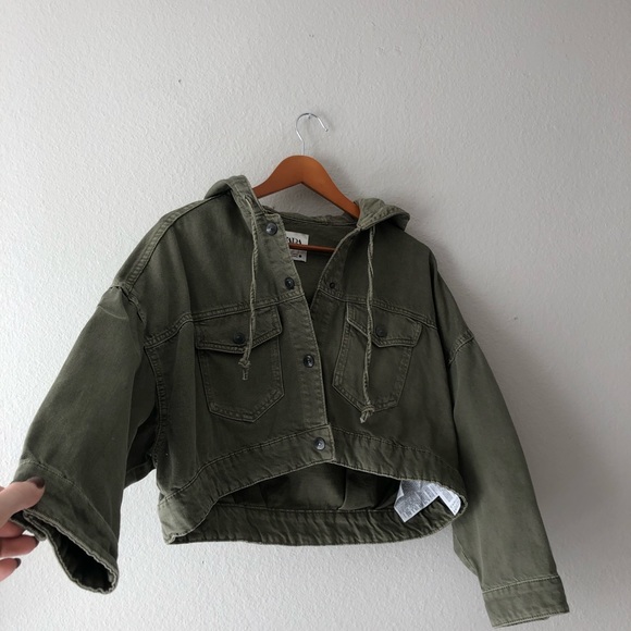 NWOT Zara Cropped Denim Jacket - Picture 4 of 8